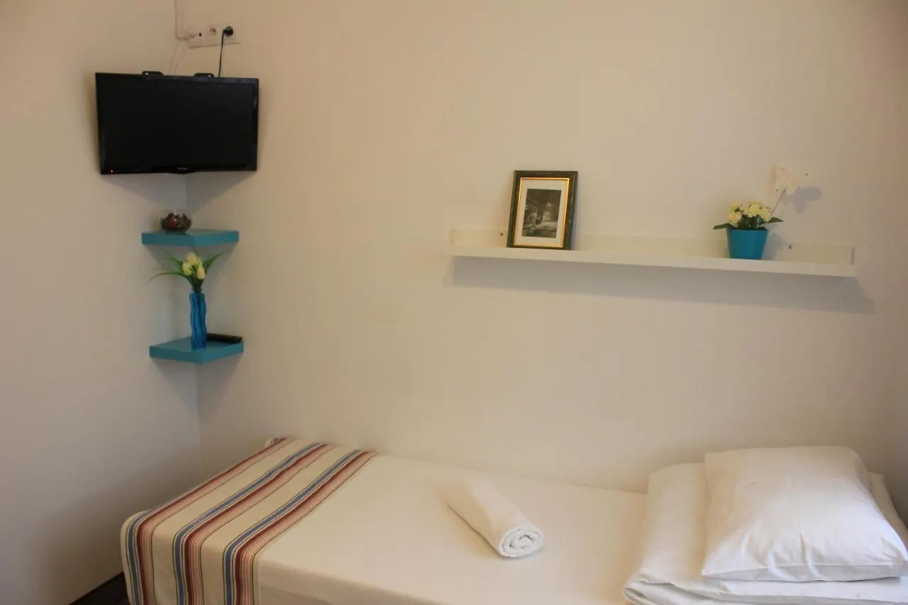Kolorowa Guest Rooms Warschau Accommodatie bij particulieren